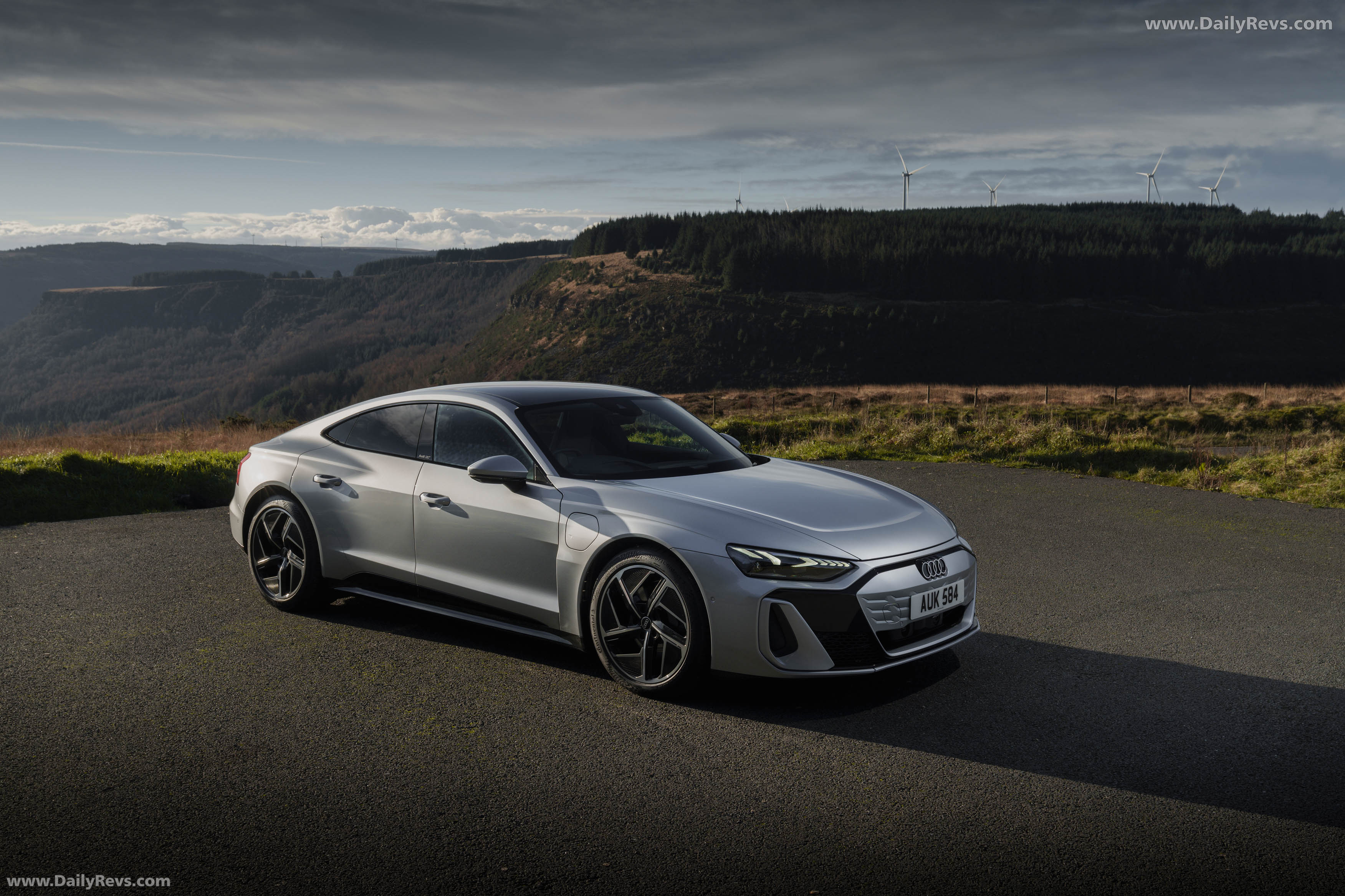 2025 Audi e-tron GT quattro UK Version Front View