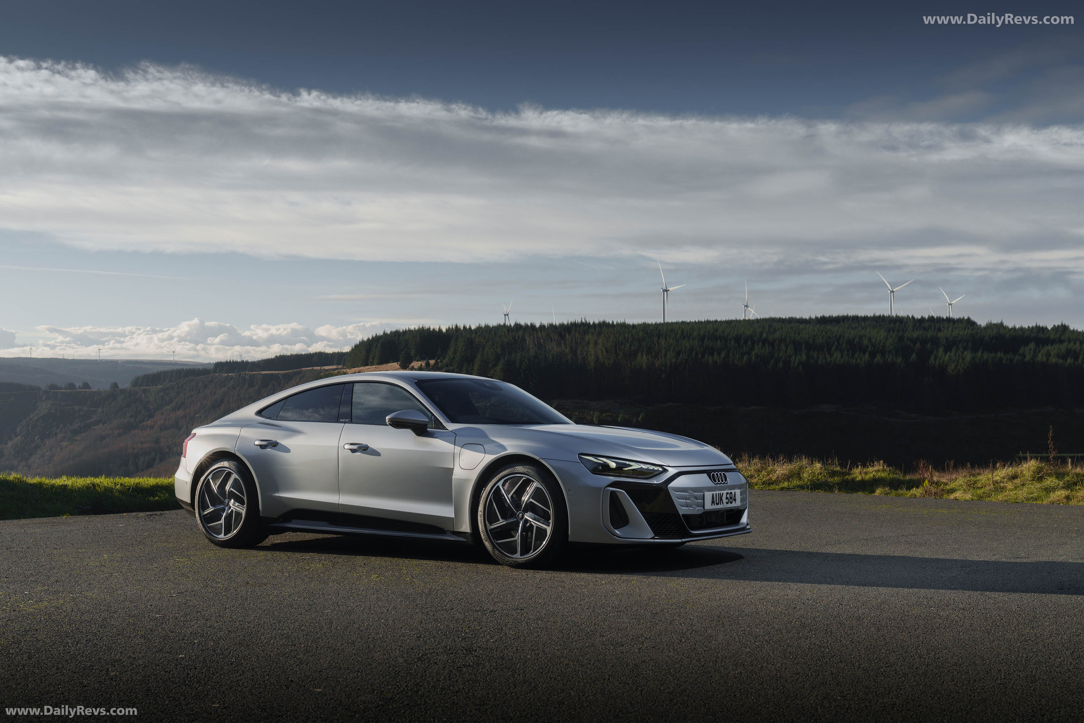 2025 Audi e-tron GT quattro UK Version Front View