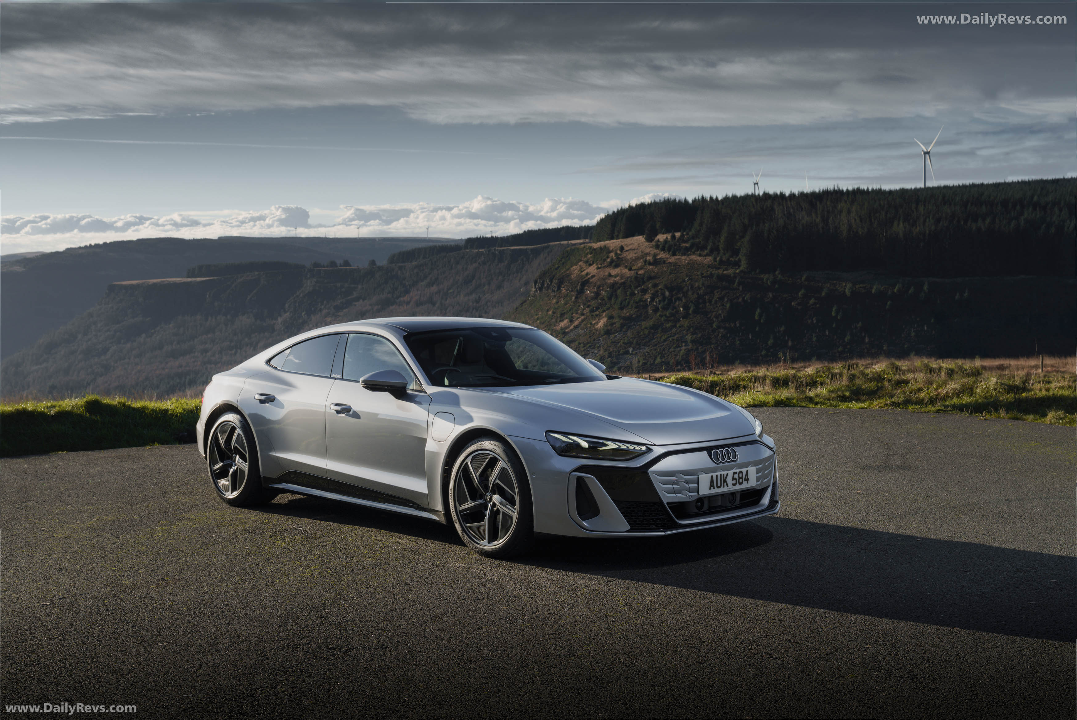 2025 Audi e-tron GT quattro UK Version Front View