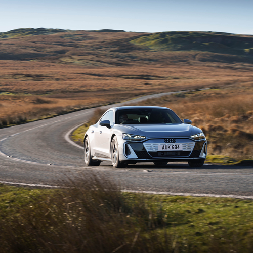 2025 Audi e-tron GT quattro UK Version Front View