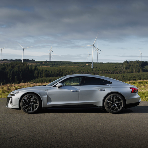 2025 Audi e-tron GT quattro UK Version Side View