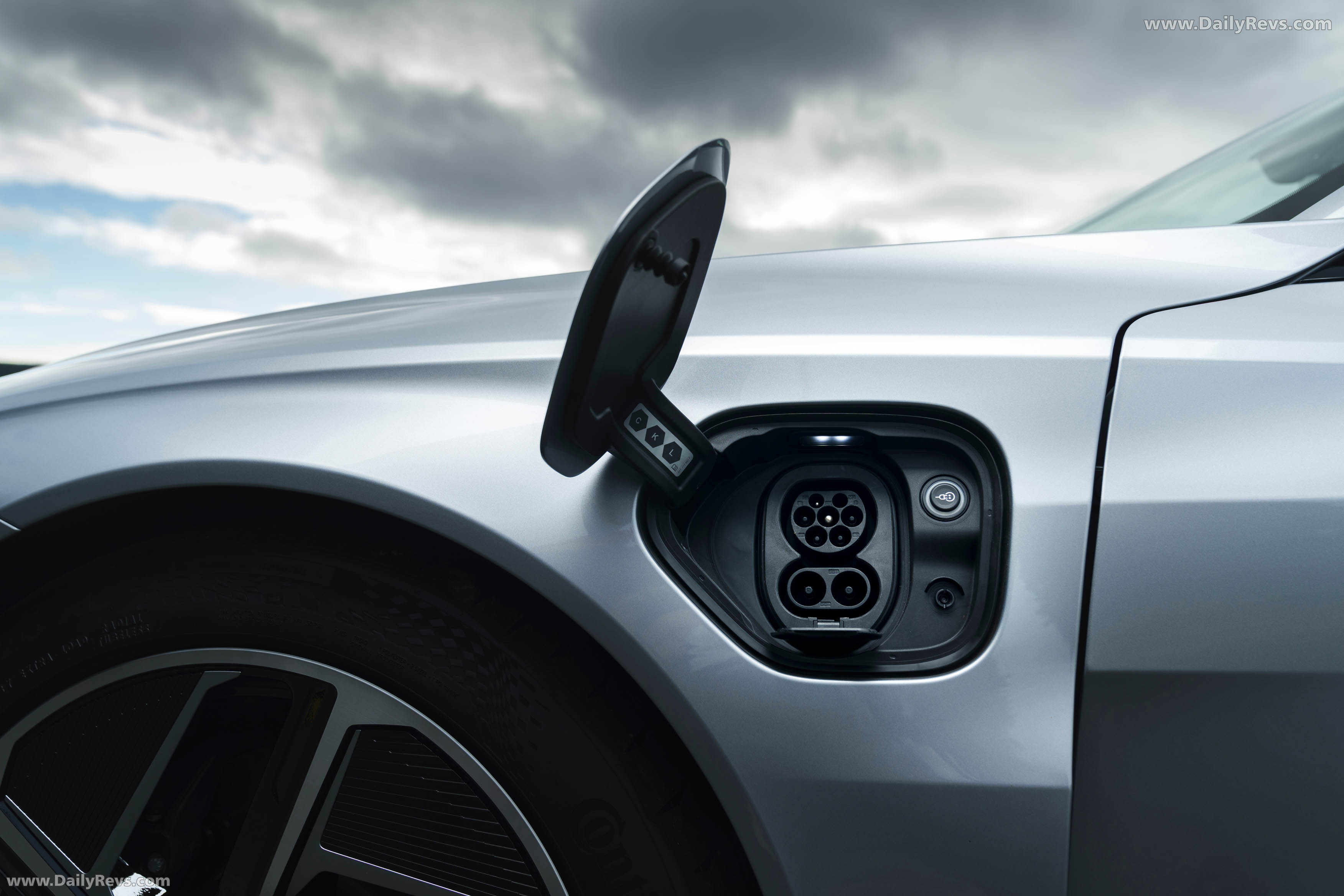2025 Audi e-tron GT quattro UK Version Exterior
