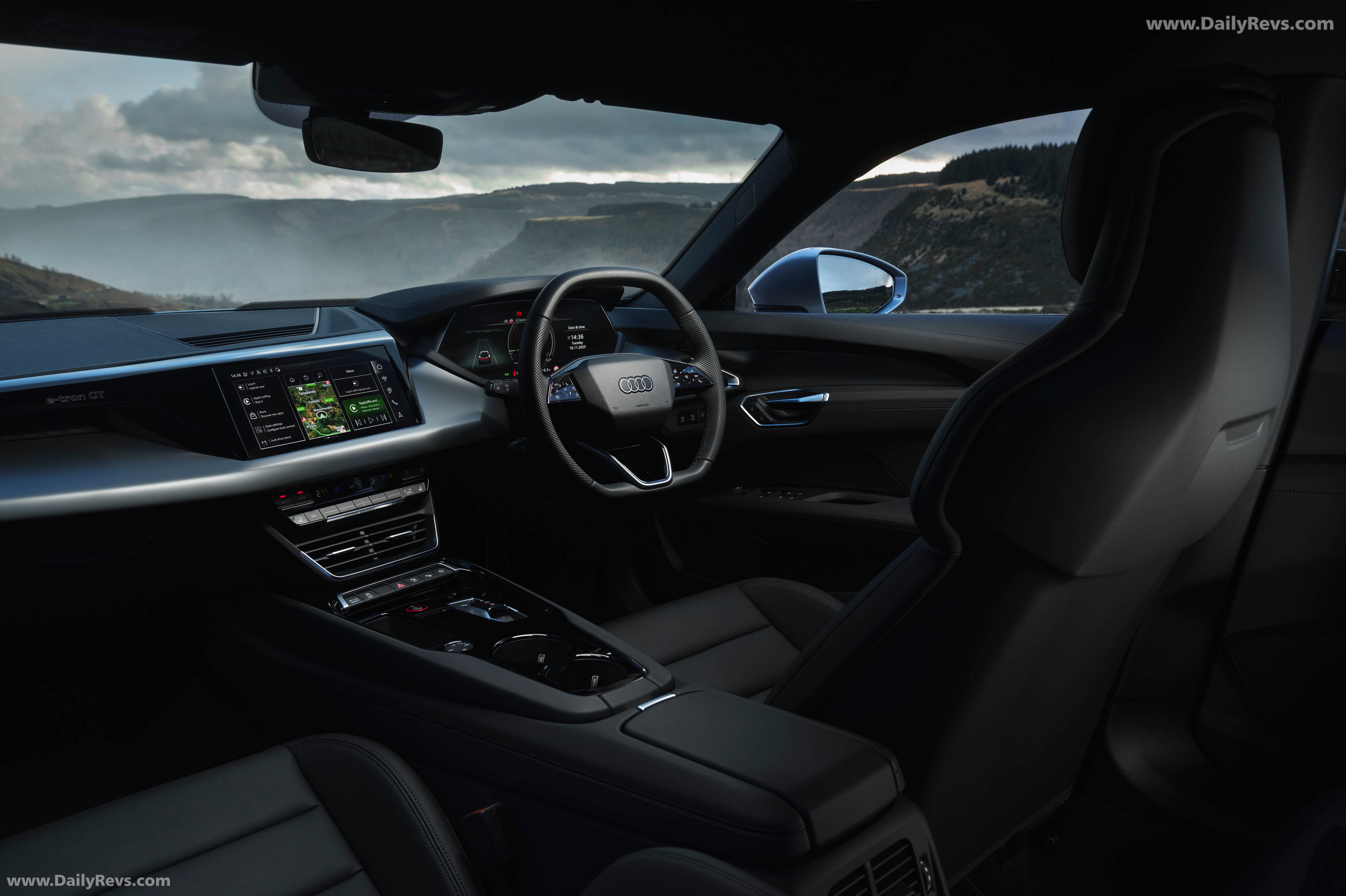2025 Audi e-tron GT quattro UK Version Interior