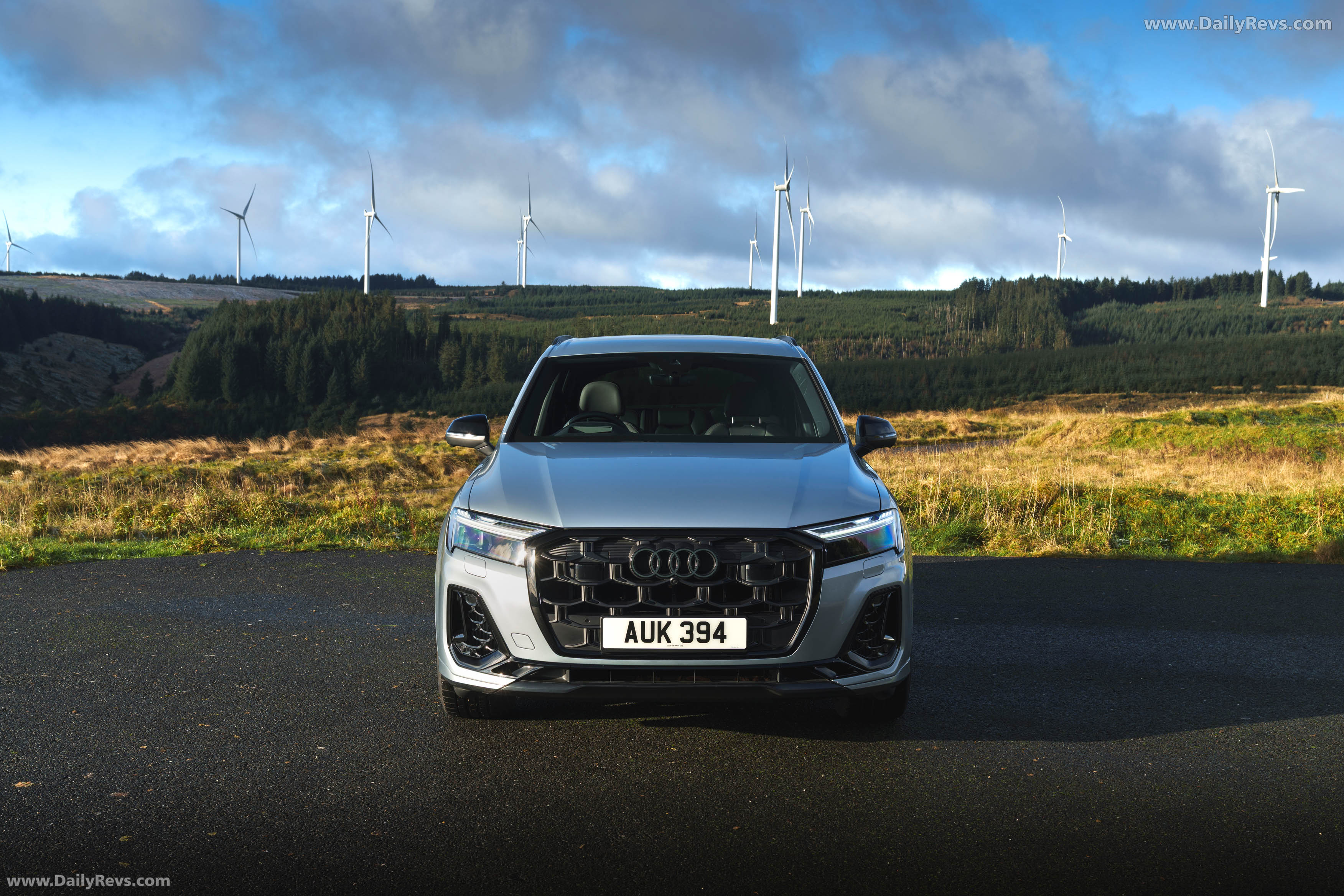 2025 Audi Q7 TFSI e 4M UK Version Front View