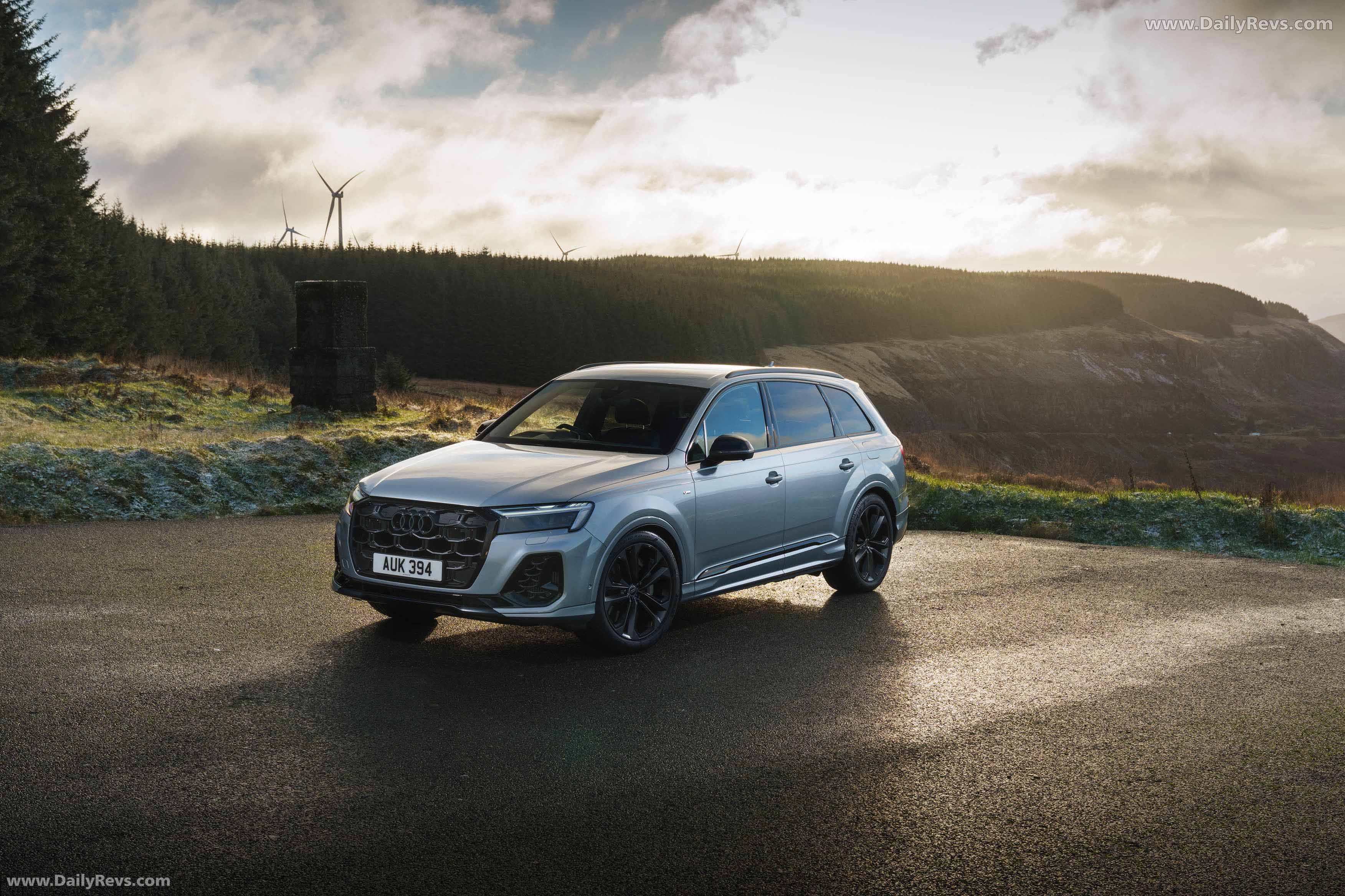 2025 Audi Q7 TFSI e 4M UK Version Front View