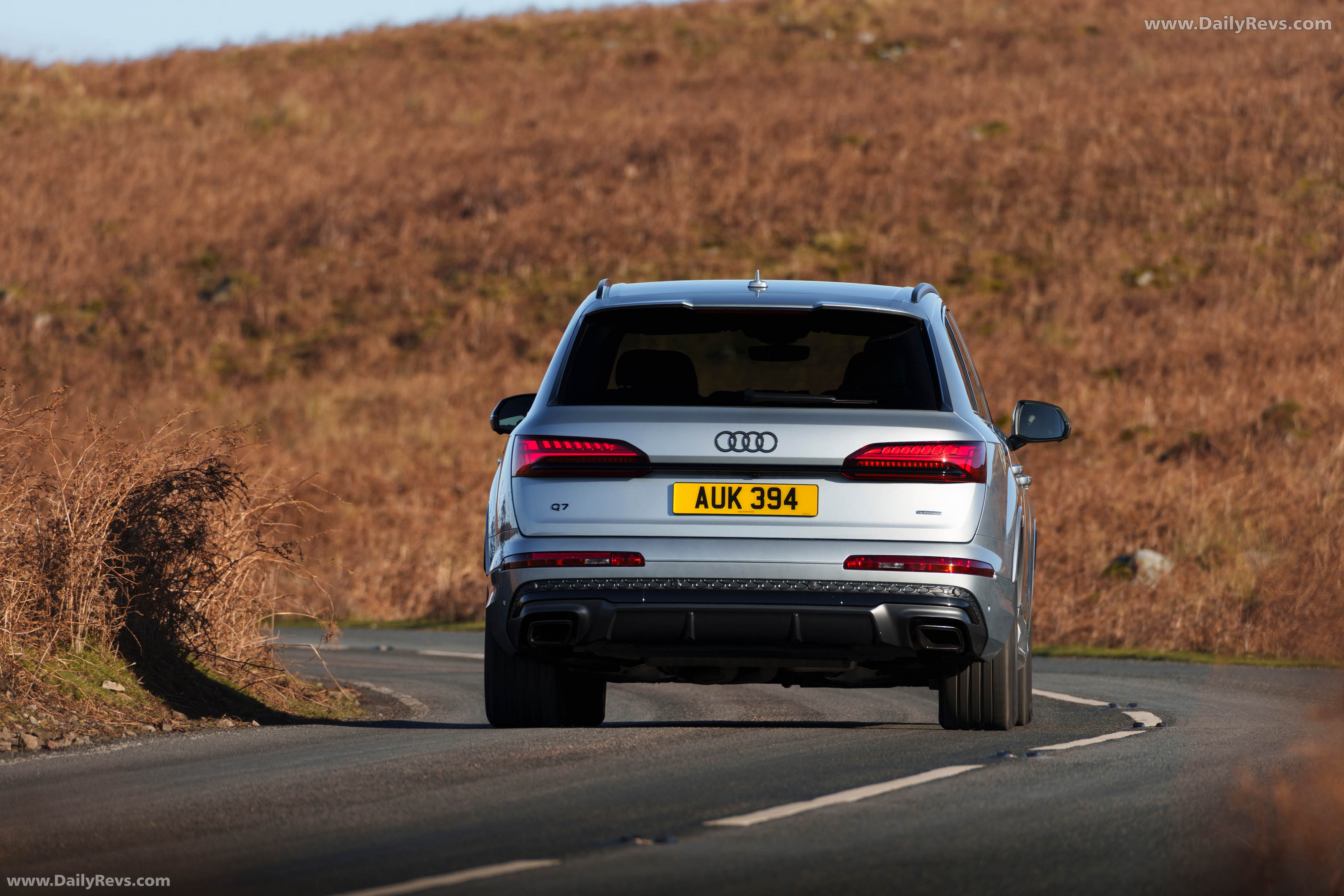 2025 Audi Q7 TFSI e 4M UK Version Front View