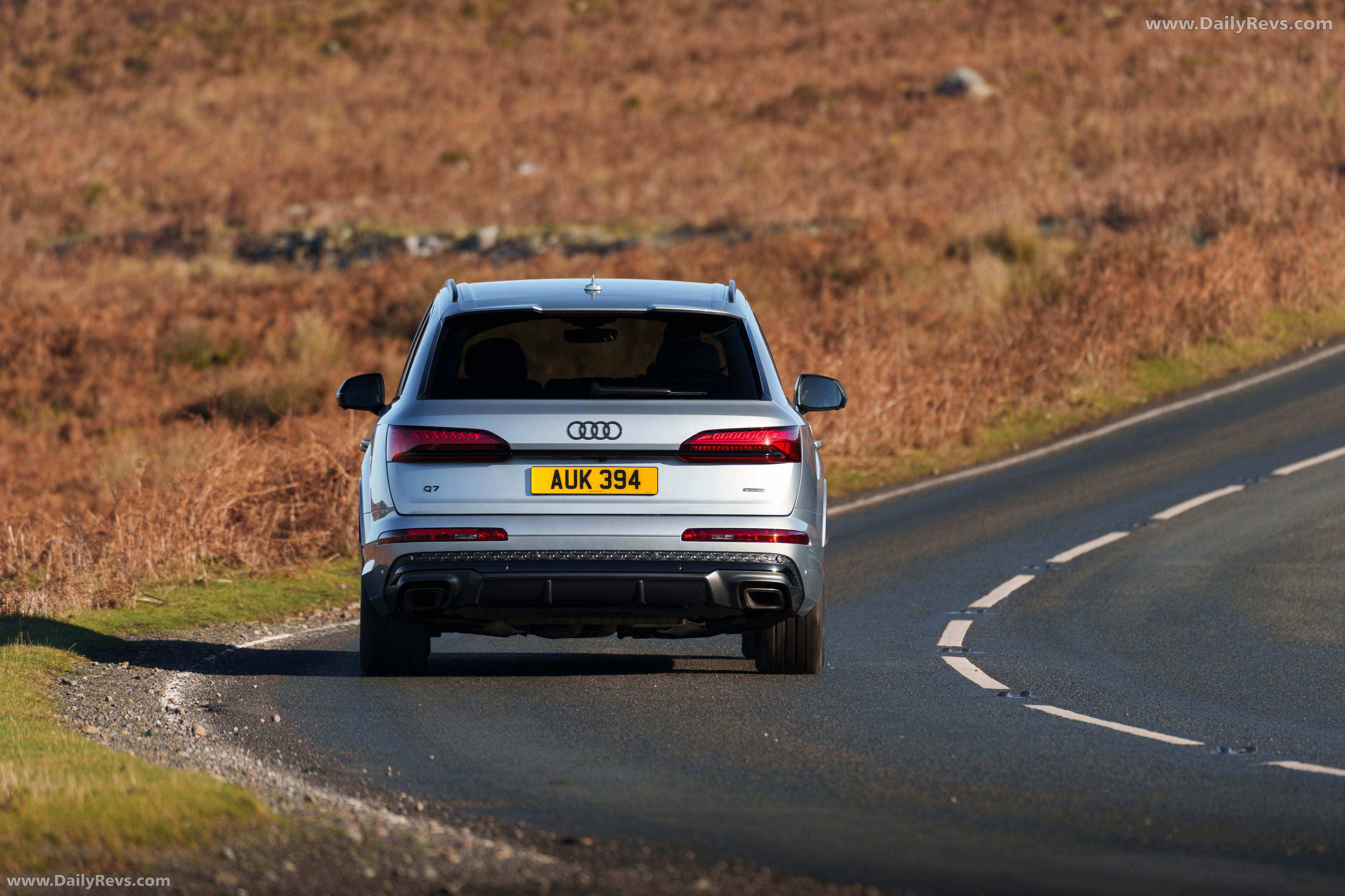 2025 Audi Q7 TFSI e 4M UK Version Front View
