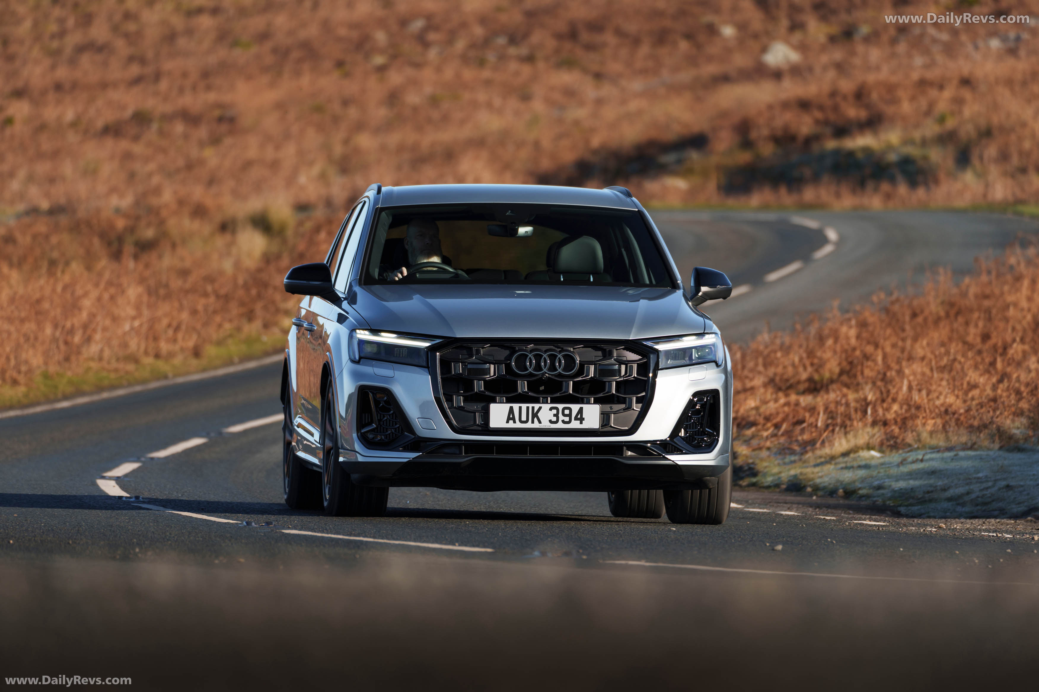 2025 Audi Q7 TFSI e 4M UK Version Front View