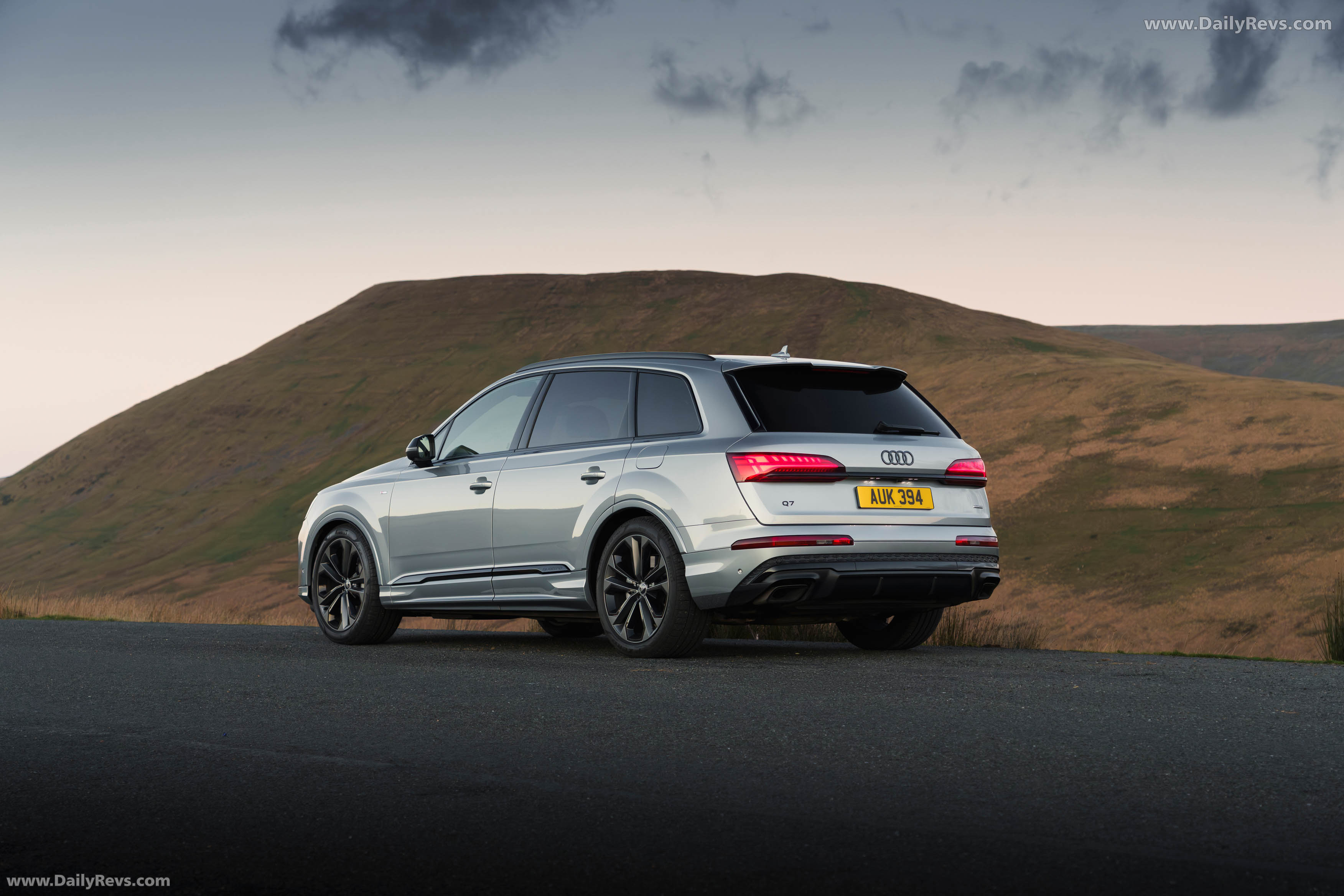 2025 Audi Q7 TFSI e 4M UK Version Rear View