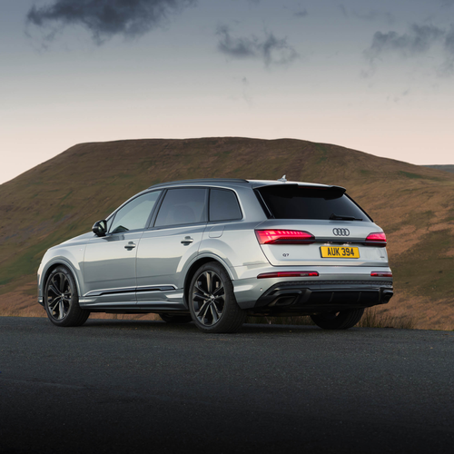2025 Audi Q7 TFSI e 4M UK Version Rear View