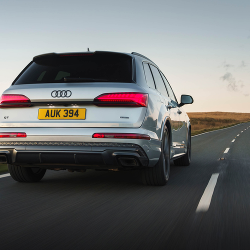 2025 Audi Q7 TFSI e 4M UK Version Rear View