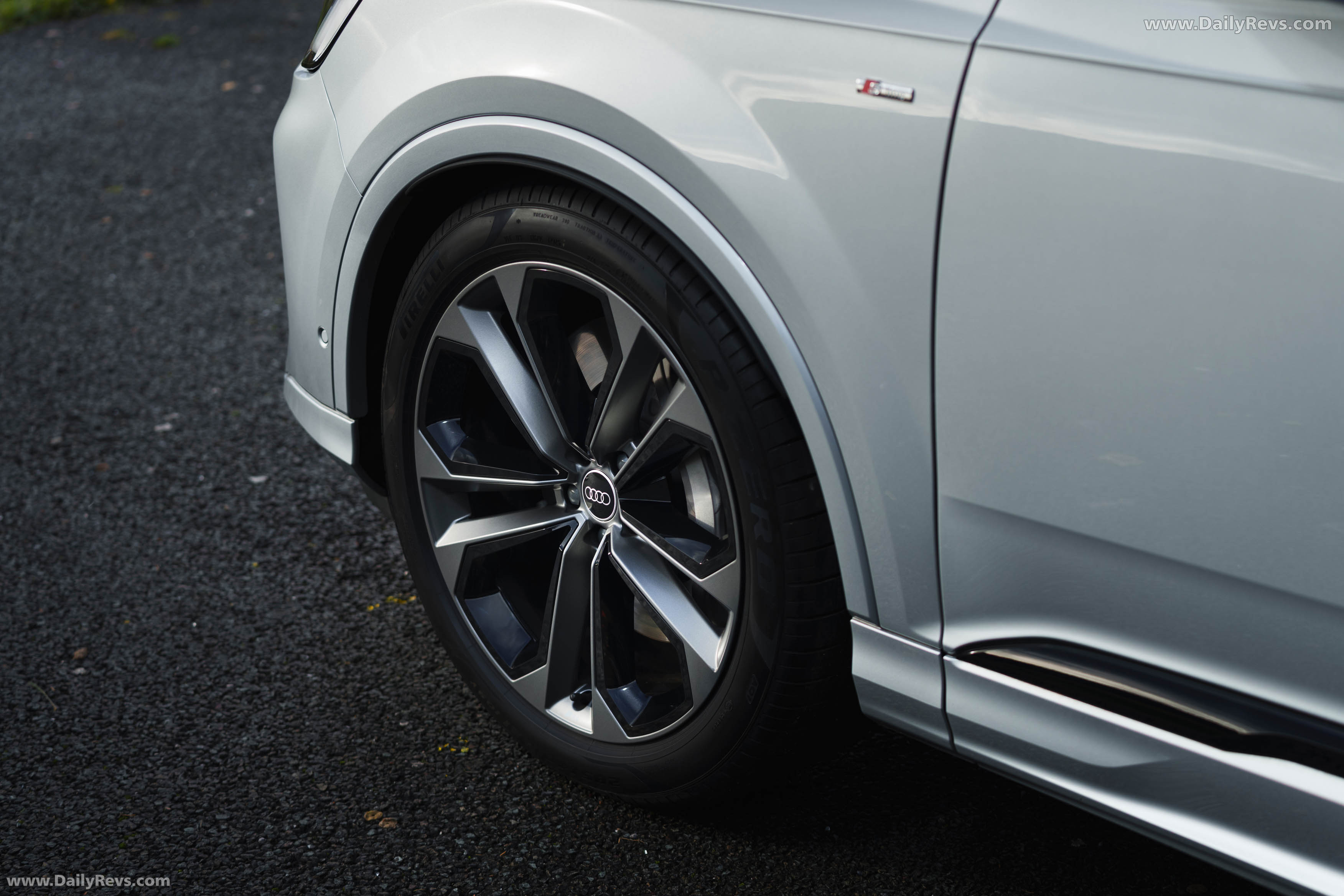 2025 Audi Q7 TFSI e 4M UK Version Exterior