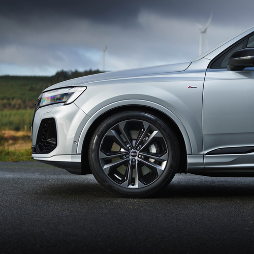 2025 Audi Q7 TFSI e 4M UK Version Exterior