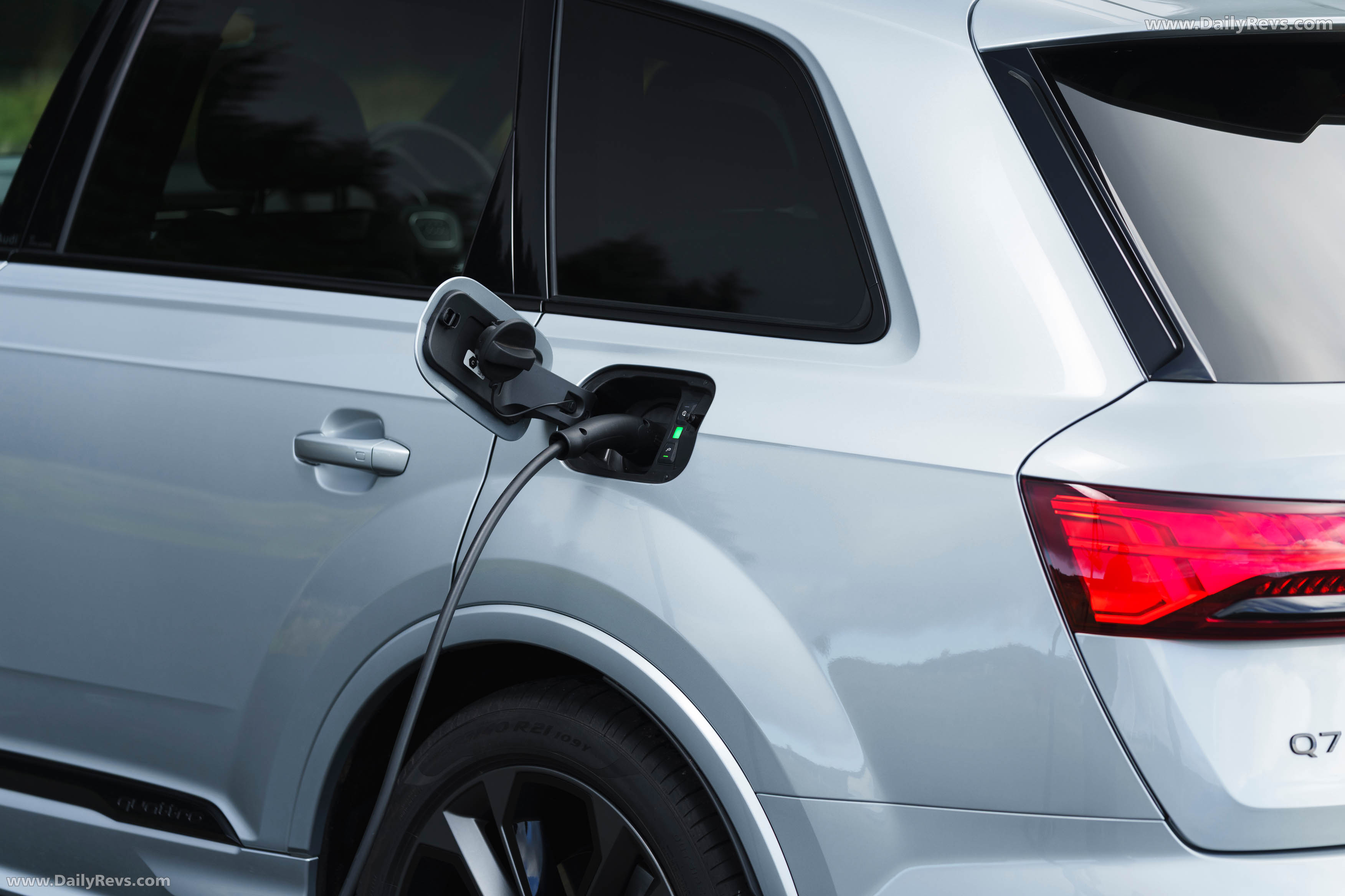 2025 Audi Q7 TFSI e 4M UK Version Exterior