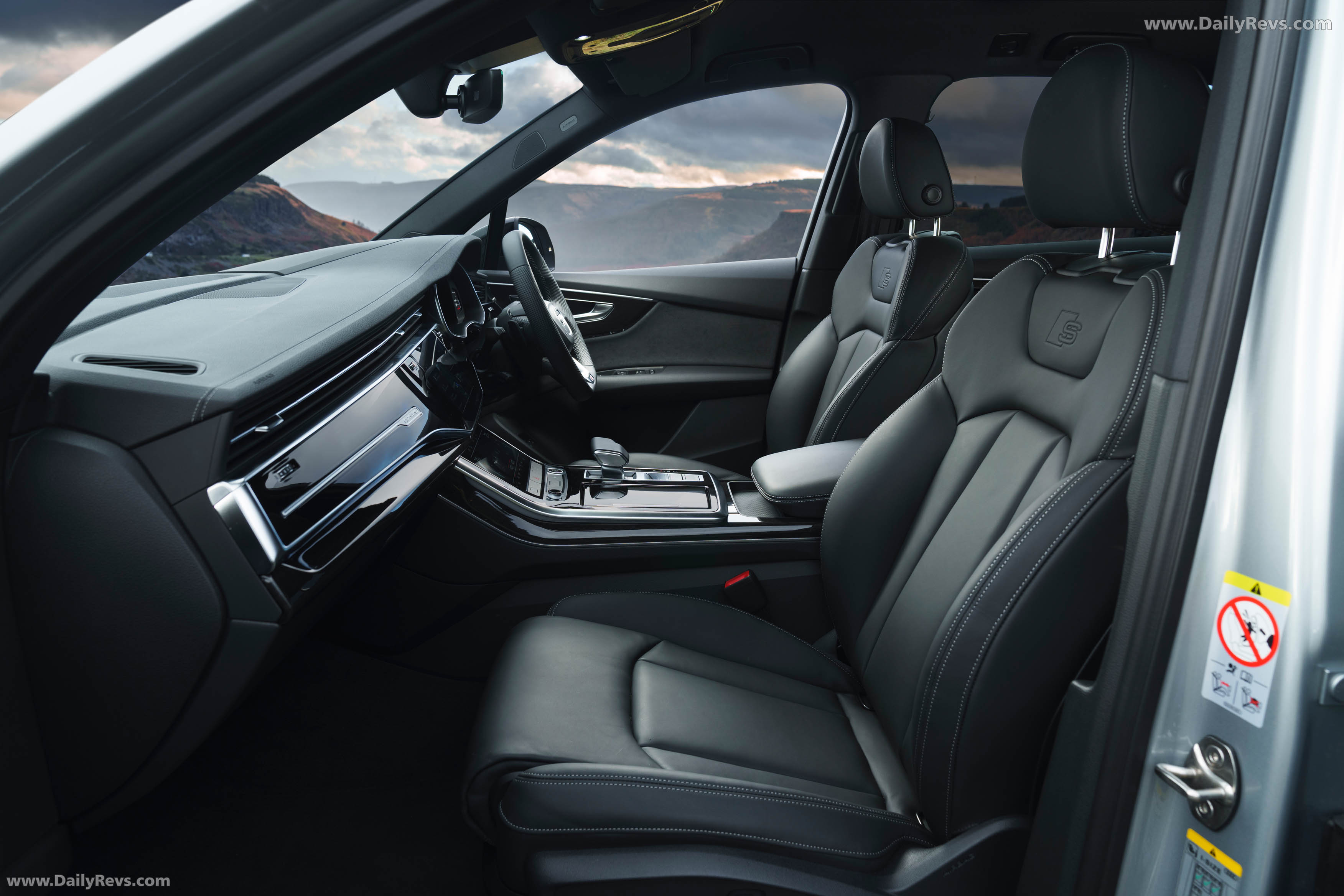 2025 Audi Q7 TFSI e 4M UK Version Interior