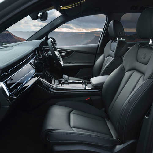 2025 Audi Q7 TFSI e 4M UK Version Interior