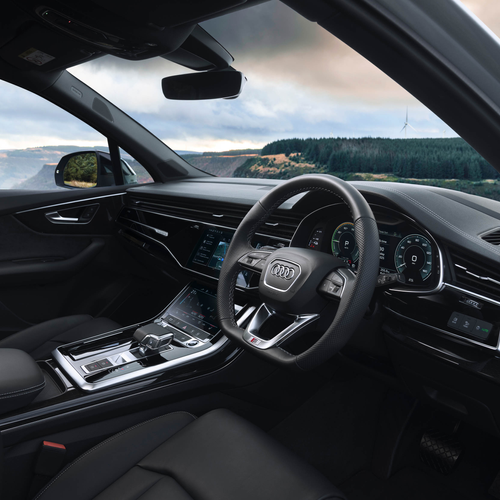 2025 Audi Q7 TFSI e 4M UK Version Interior