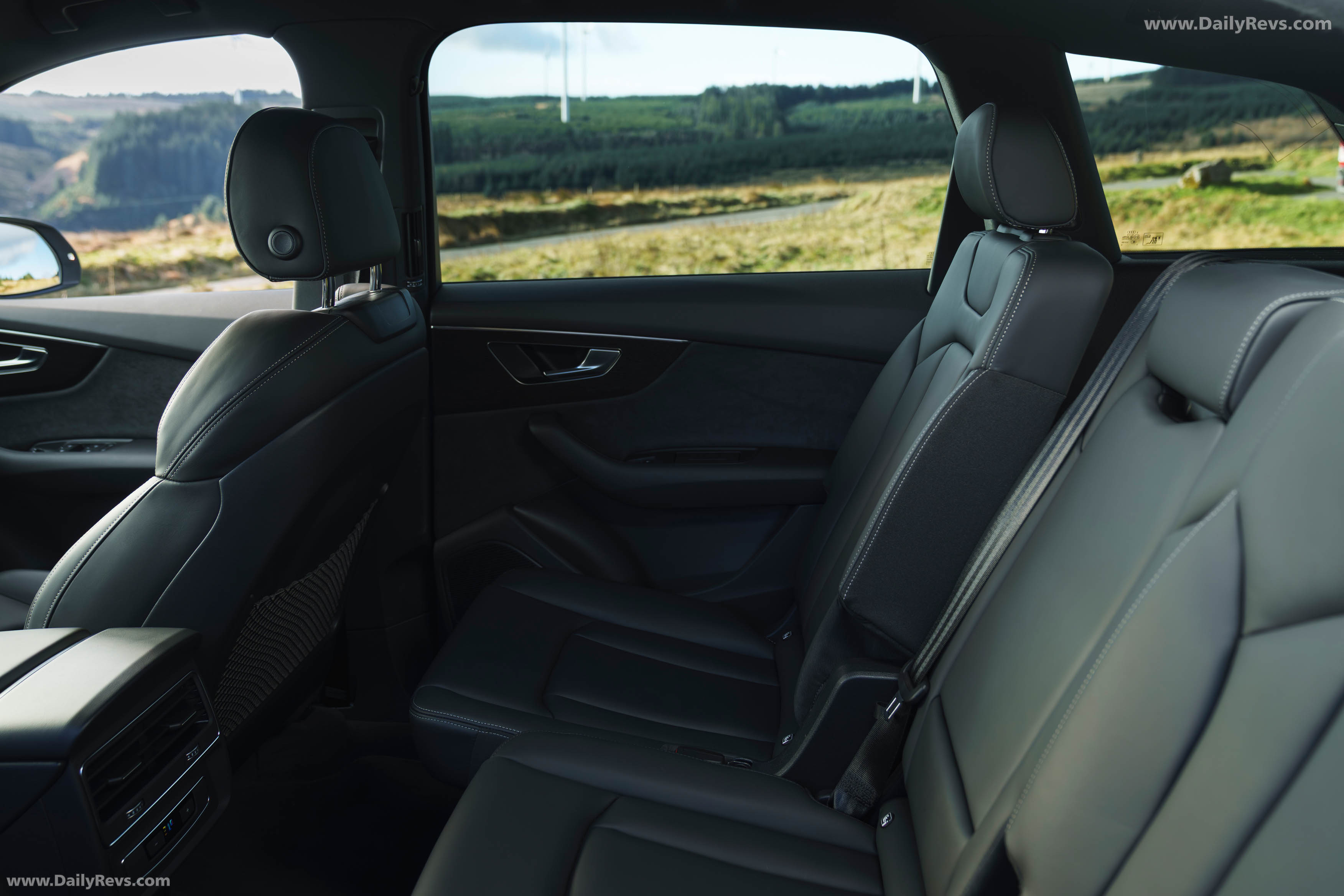 2025 Audi Q7 TFSI e 4M UK Version Interior