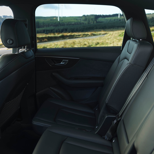 2025 Audi Q7 TFSI e 4M UK Version Interior