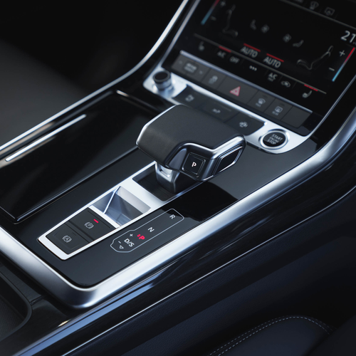 2025 Audi Q7 TFSI e 4M UK Version Interior