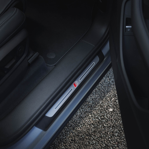 2025 Audi Q7 TFSI e 4M UK Version Interior
