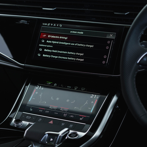 2025 Audi Q7 TFSI e 4M UK Version Interior