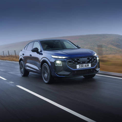 2025 Audi Q3 Sportback e-hybrid F3 UK Version Front View