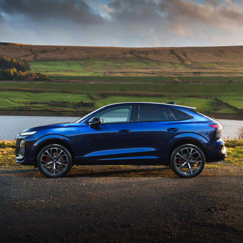 2025 Audi Q3 Sportback e-hybrid F3 UK Version Side View