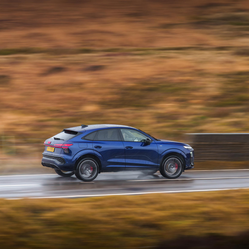 2025 Audi Q3 Sportback e-hybrid F3 UK Version Side View