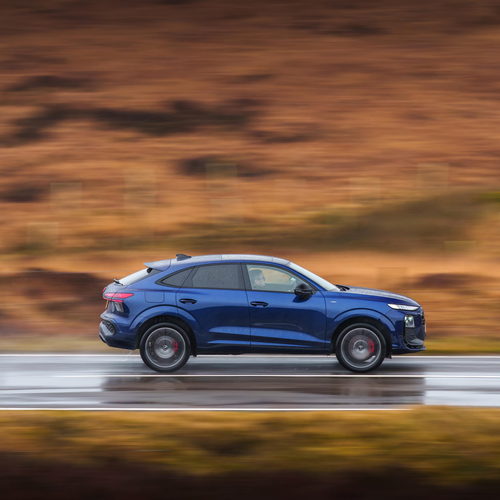 2025 Audi Q3 Sportback e-hybrid F3 UK Version Side View