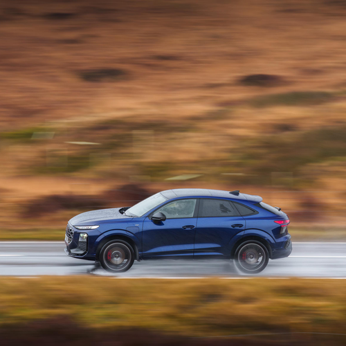 2025 Audi Q3 Sportback e-hybrid F3 UK Version Side View