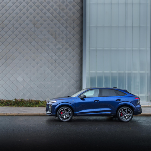 2025 Audi Q3 Sportback e-hybrid F3 UK Version Side View
