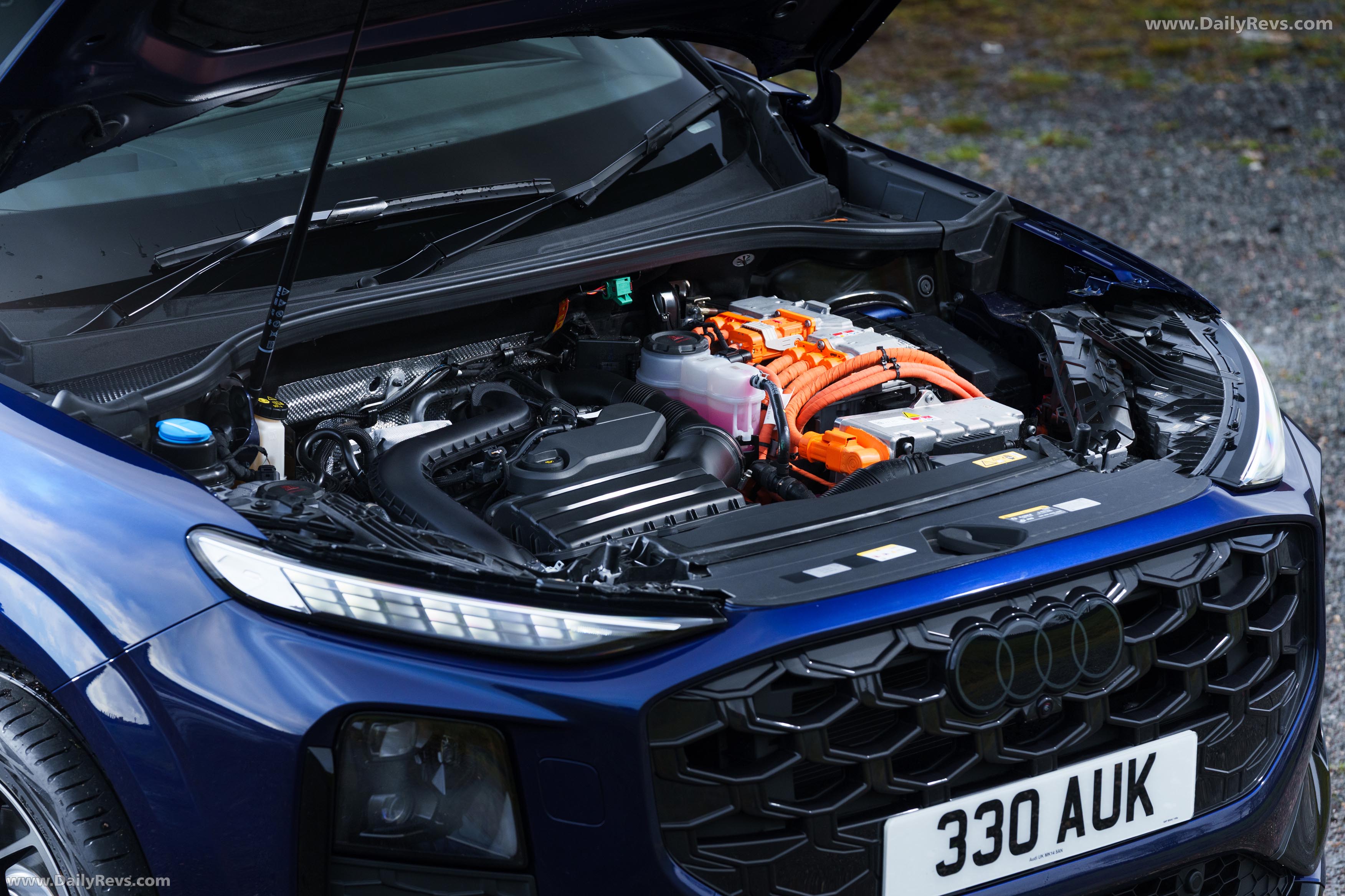 2025 Audi Q3 Sportback e-hybrid F3 UK Version Engine