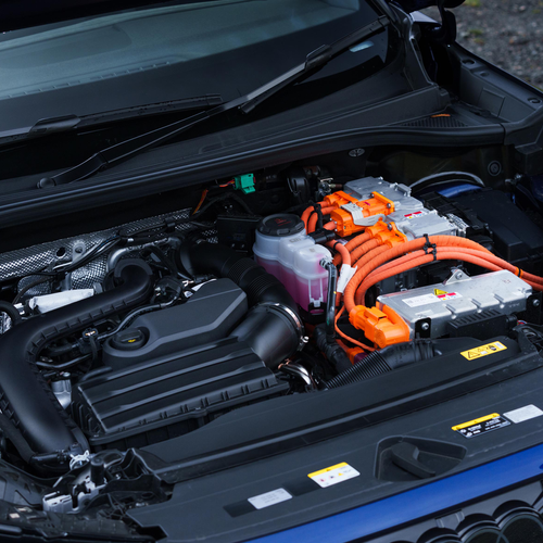 2025 Audi Q3 Sportback e-hybrid F3 UK Version Engine