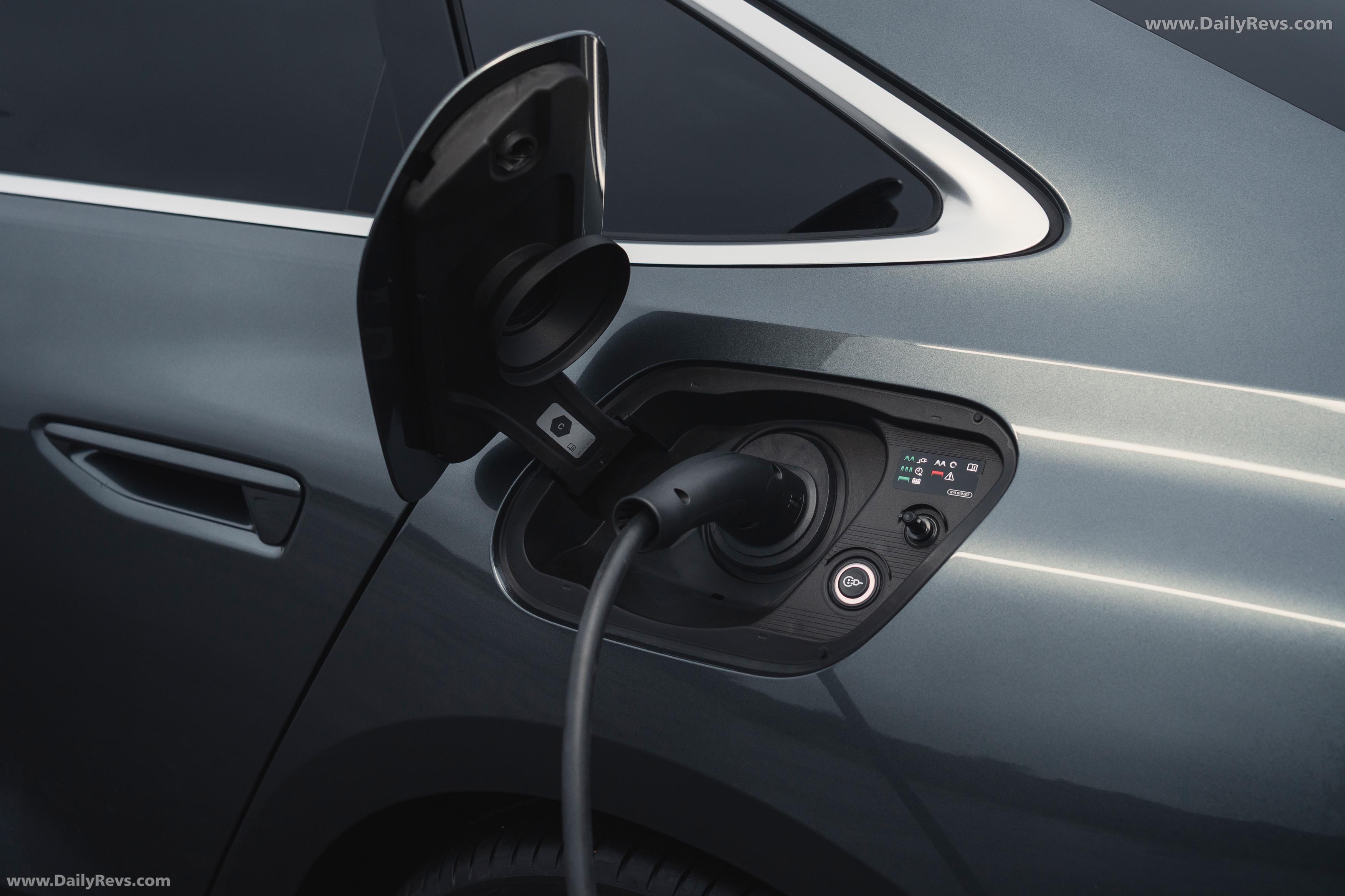 2025 Audi A5 Sedan e-hybrid Quattro B10 UK Version Exterior