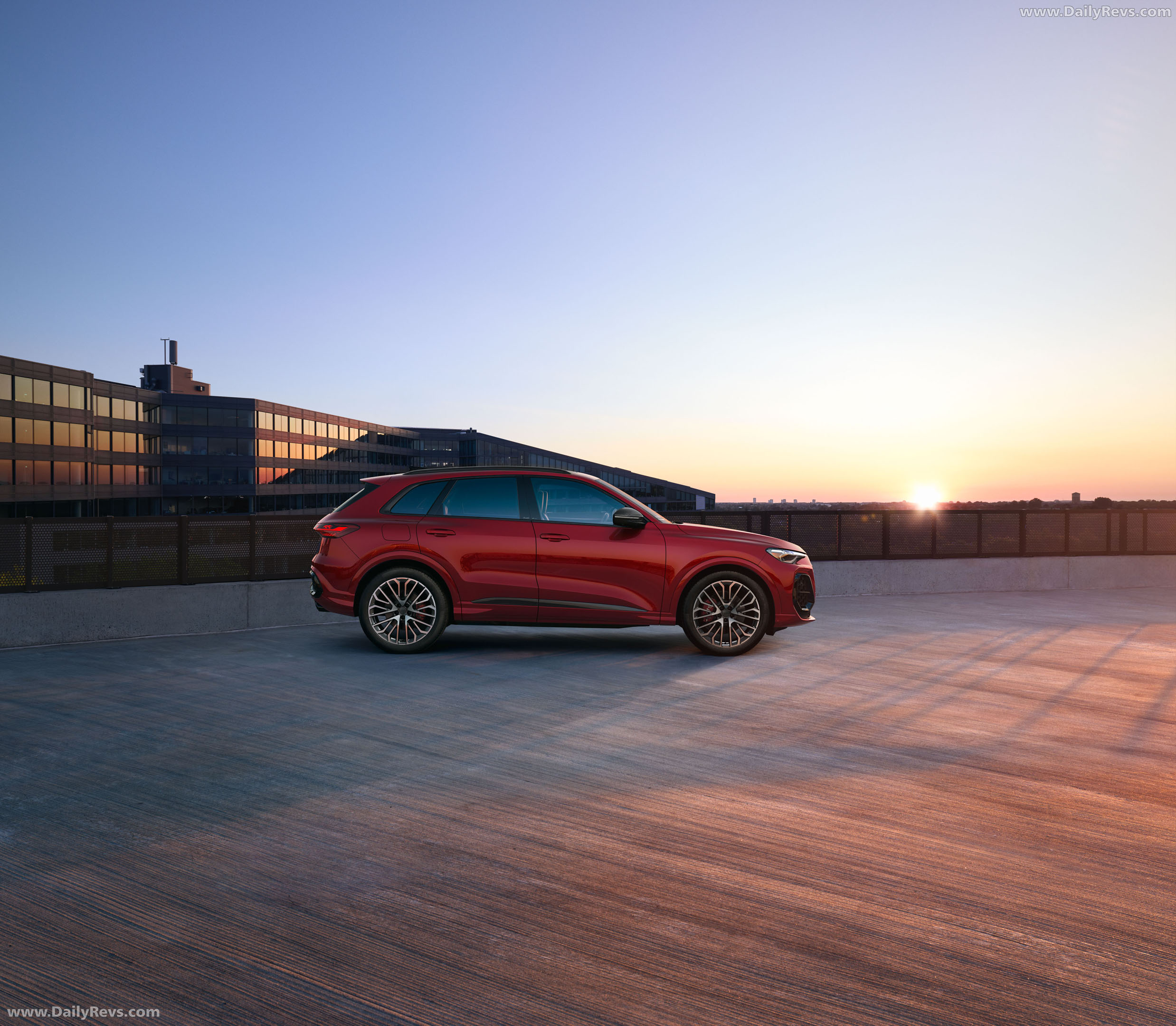 2026 Audi SQ5 FY US Version Side View