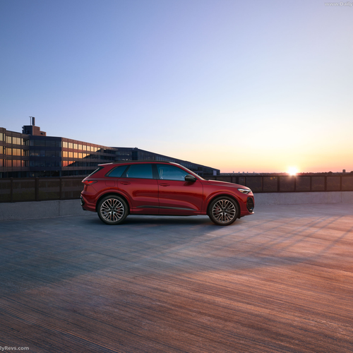 2026 Audi SQ5 FY US Version Side View