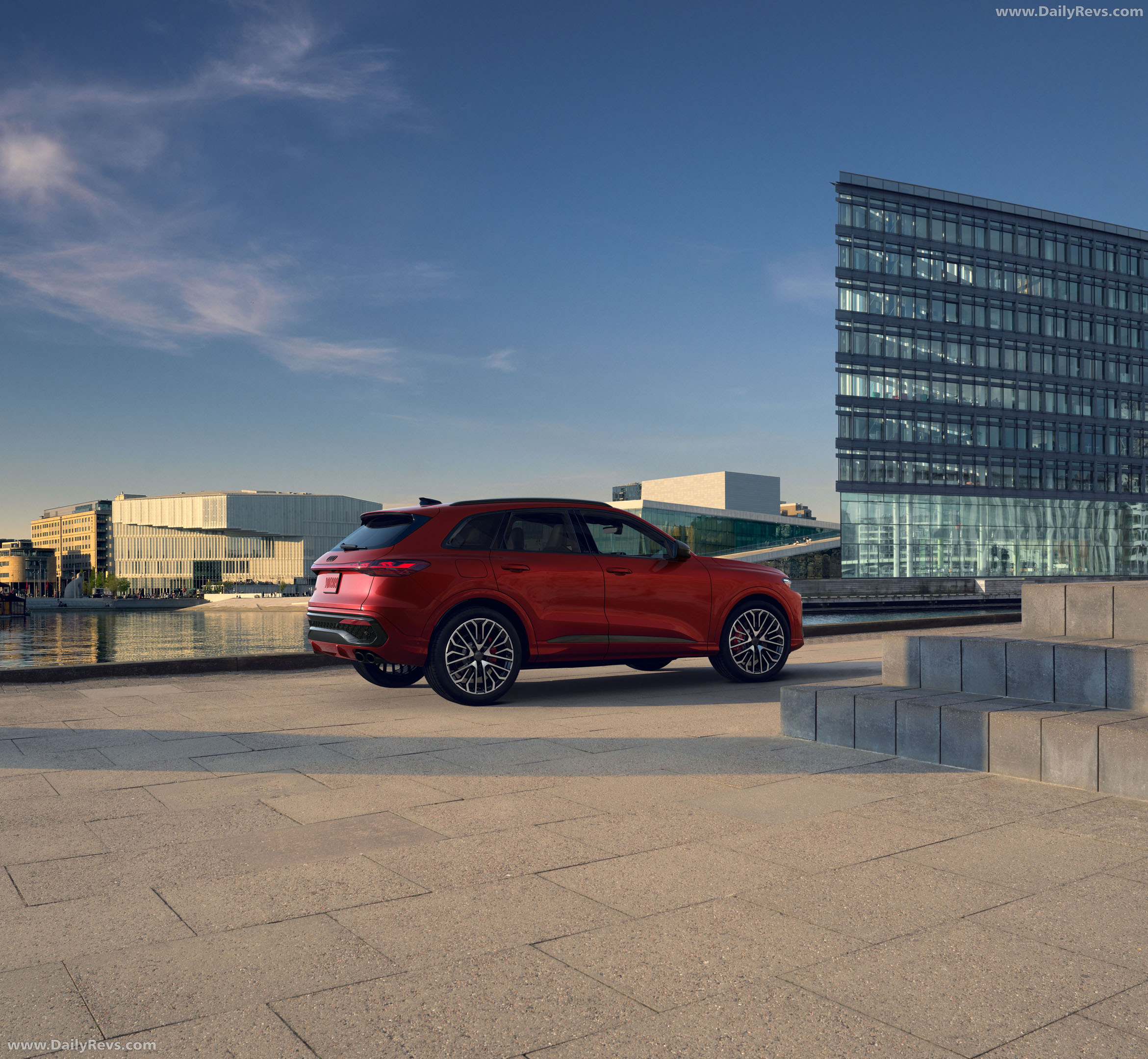 2026 Audi SQ5 FY US Version Side View