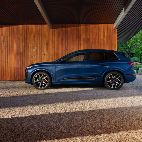 2027 Audi SQ6 e-tron AU516 US Version Side View