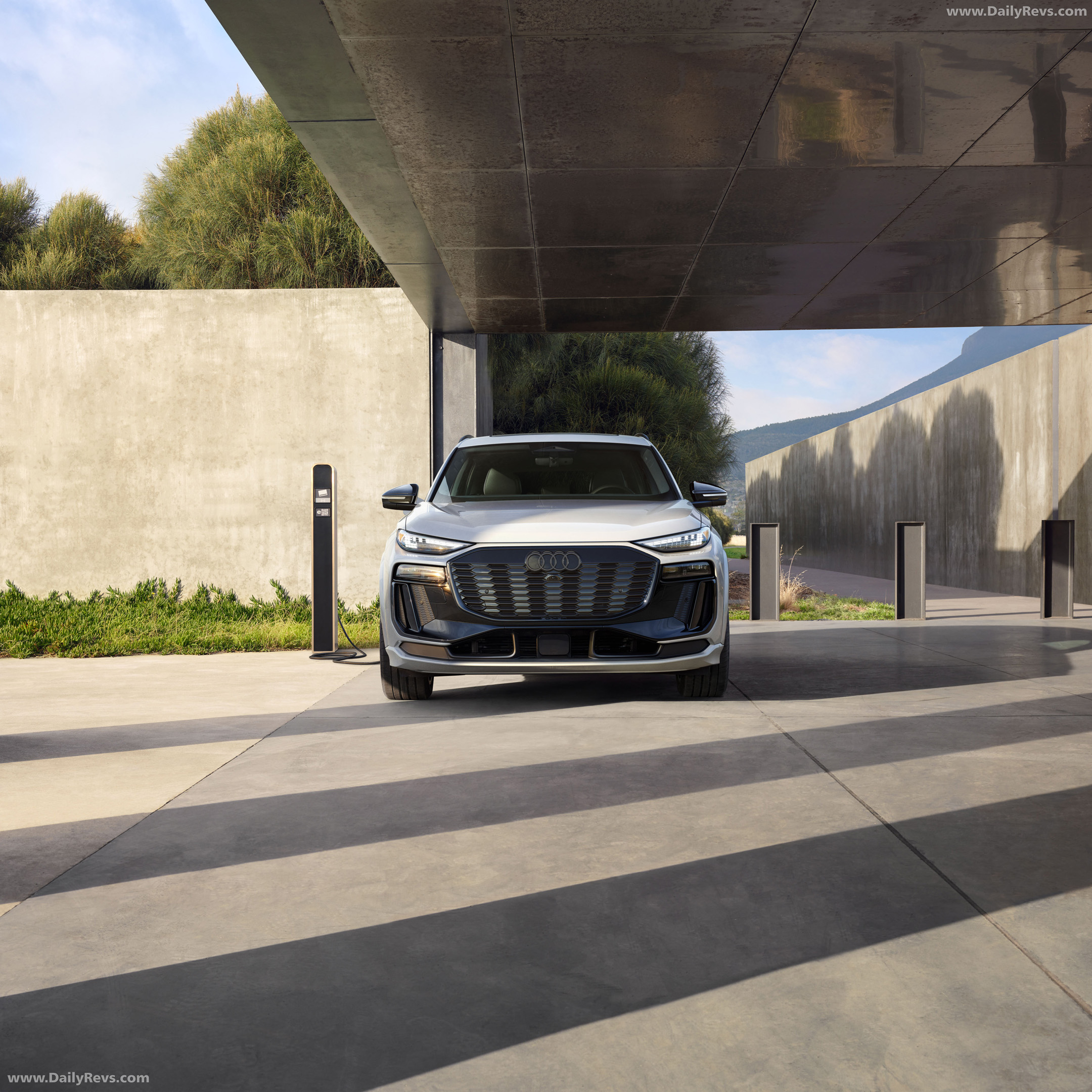 2027 Audi Q6 e-tron AU516 US Version Front View