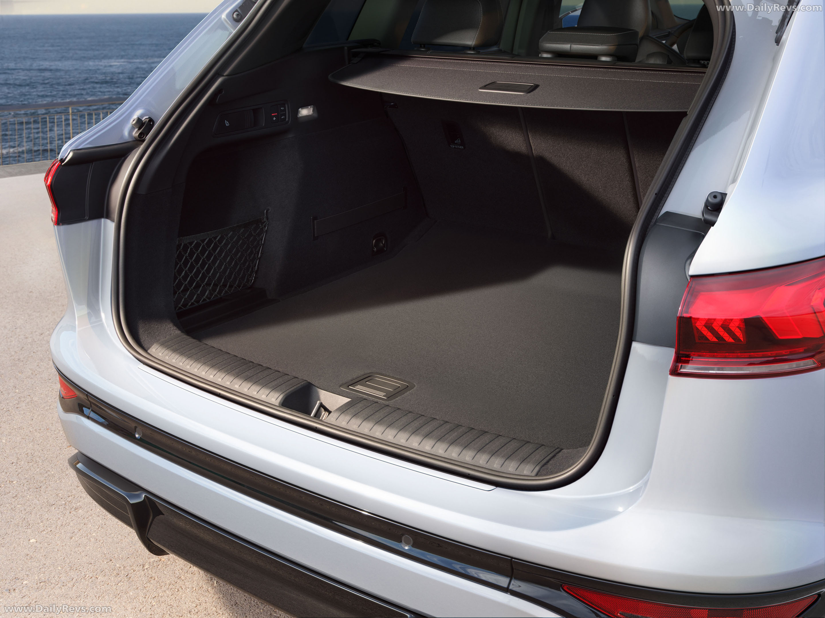 2027 Audi Q6 e-tron AU516 US Version Interior