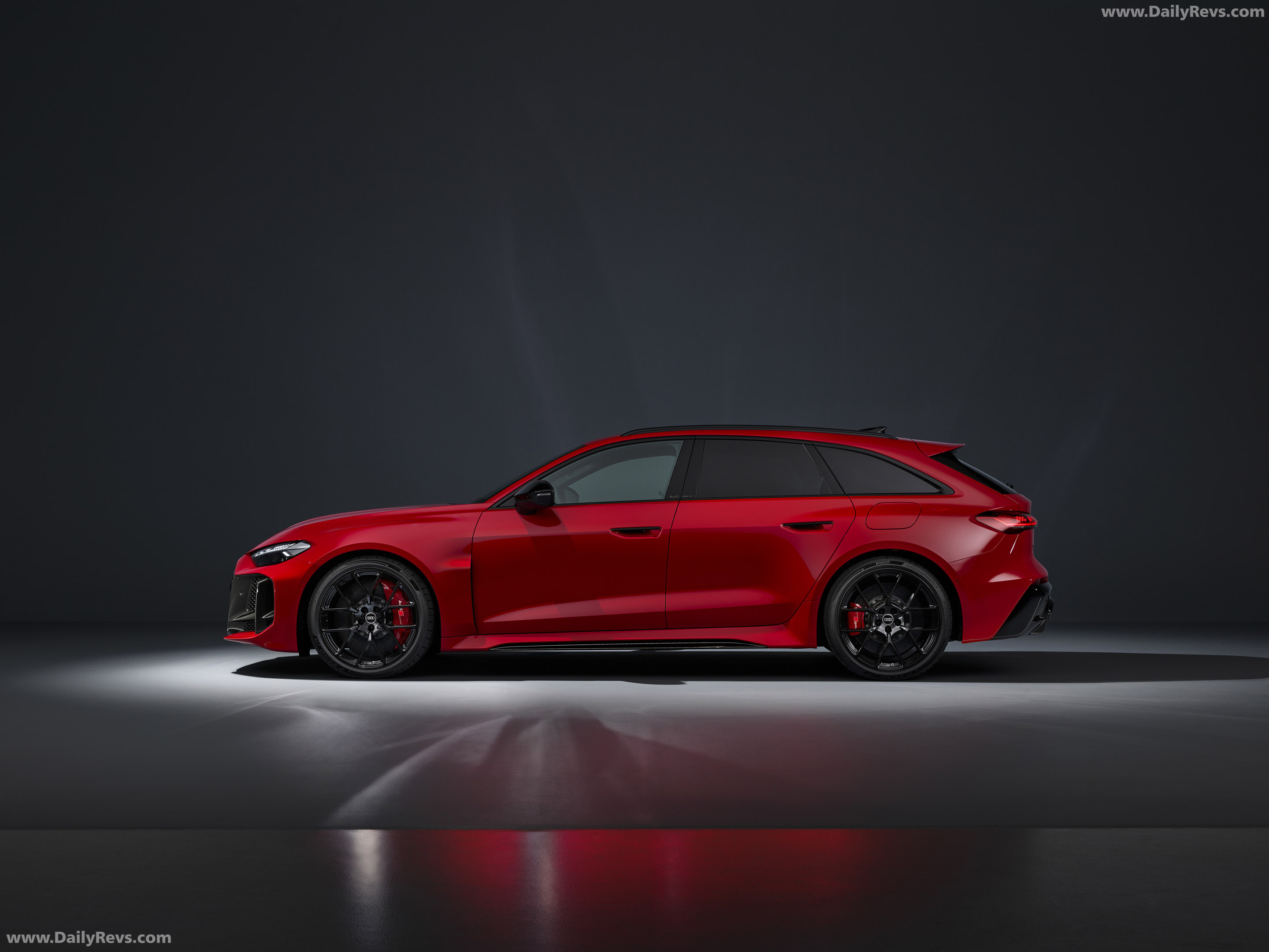 2027 Audi RS 5 Avant B10 Side View