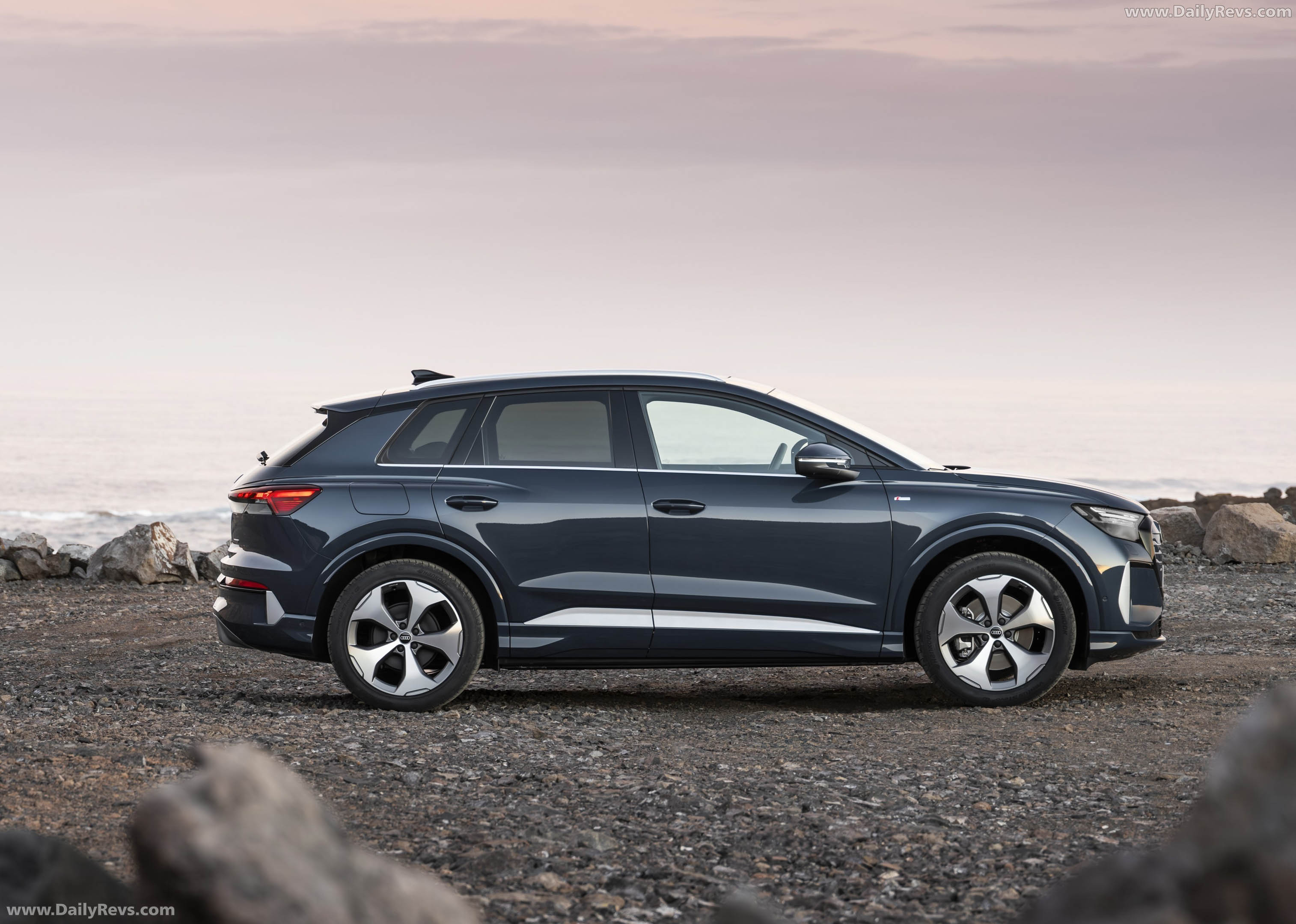 2027 Audi Q4 e tron F4 Side View