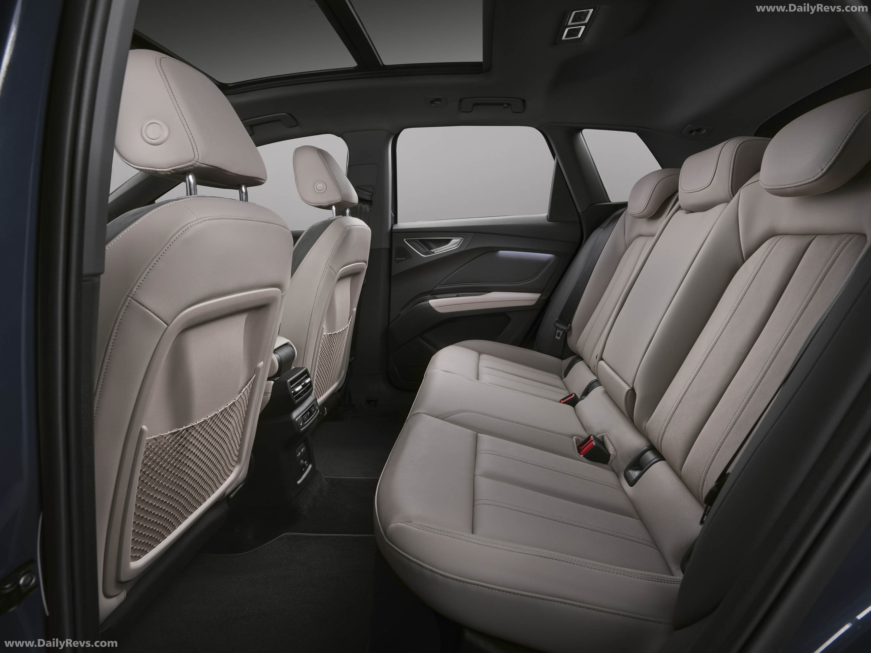 2027 Audi Q4 e tron F4 Interior