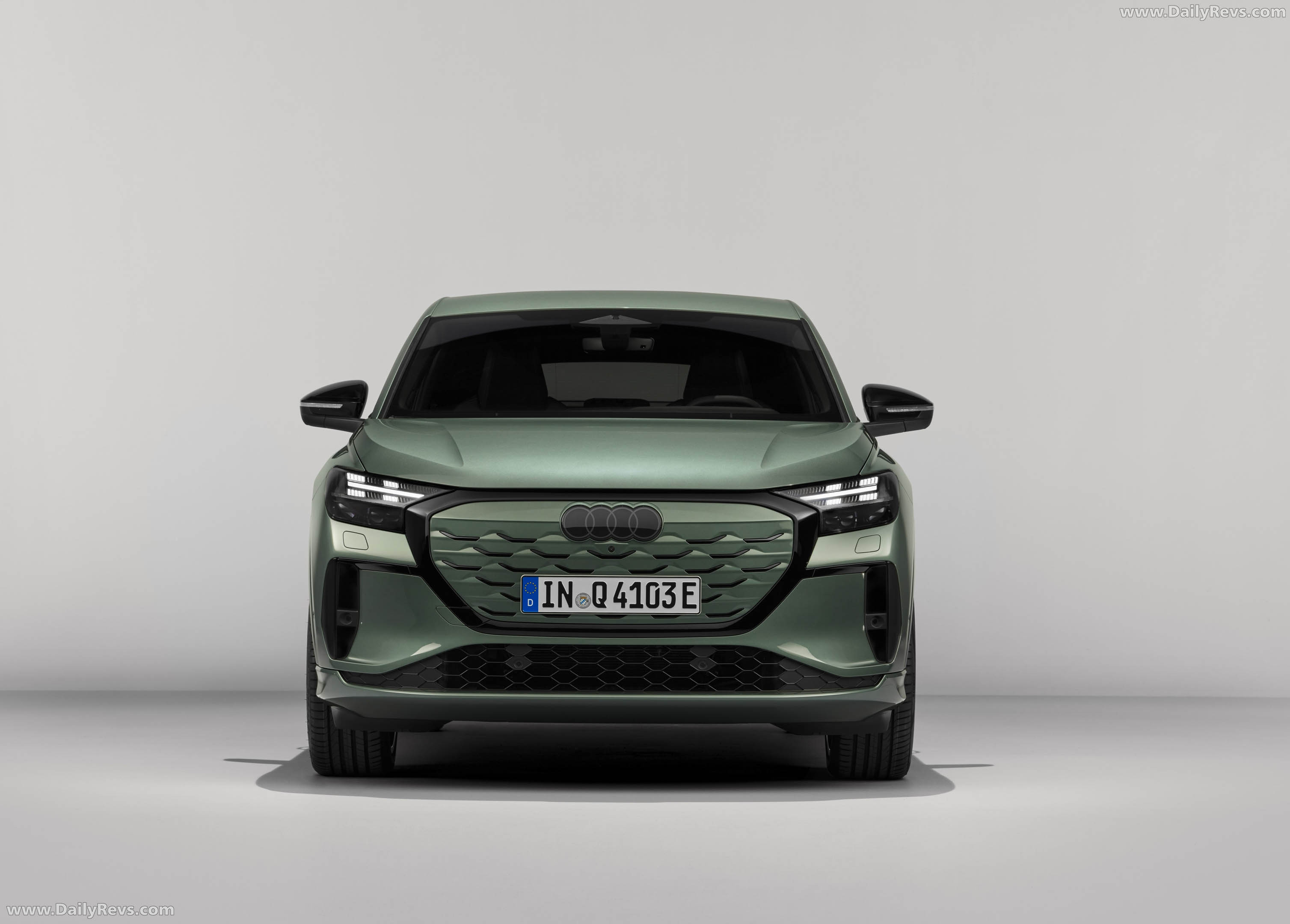 2027 Audi Q4 e-tron Sportback F4 Front View