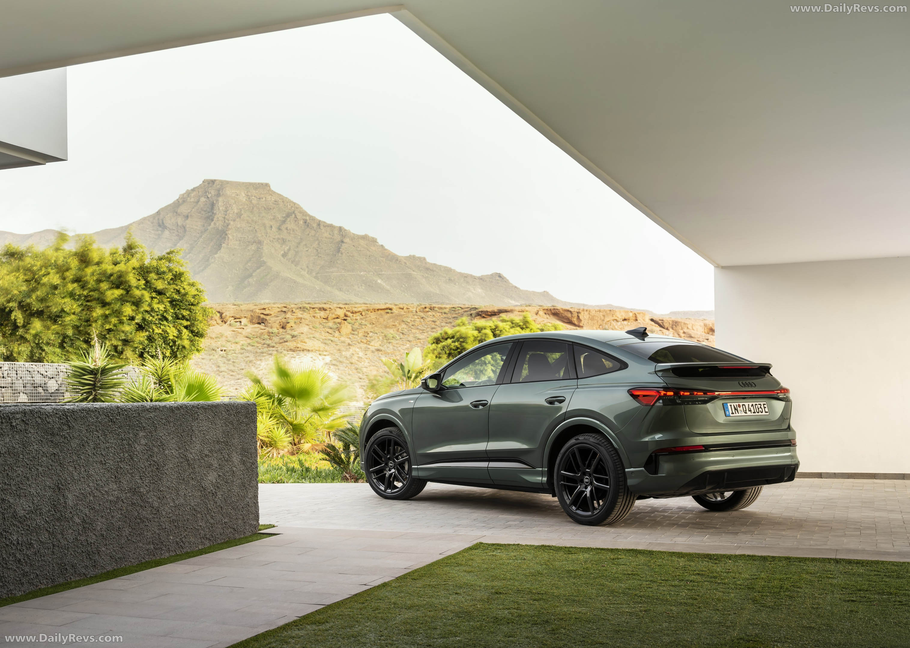 2027 Audi Q4 e-tron Sportback F4 Rear View