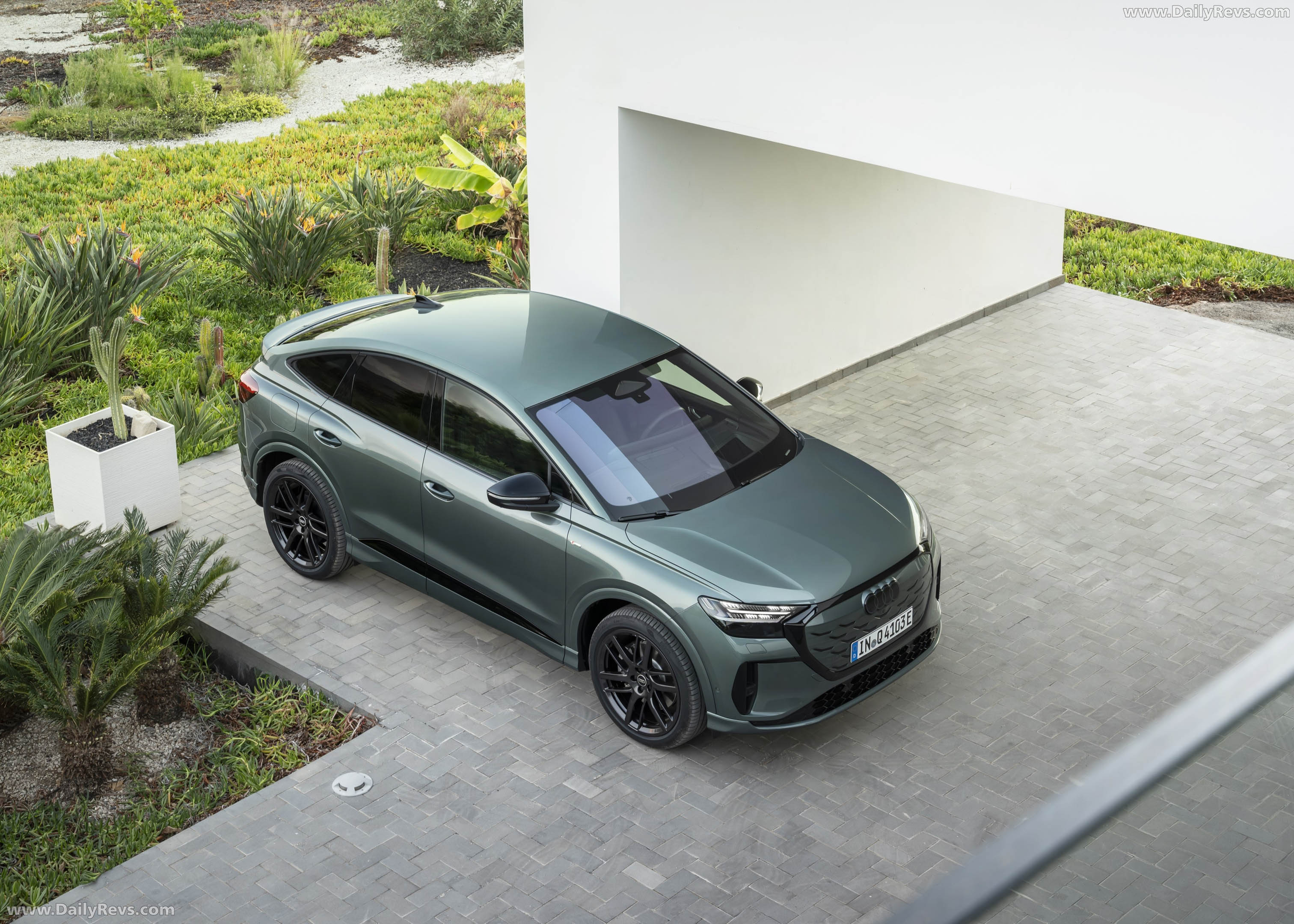 2027 Audi Q4 e-tron Sportback F4 Top View