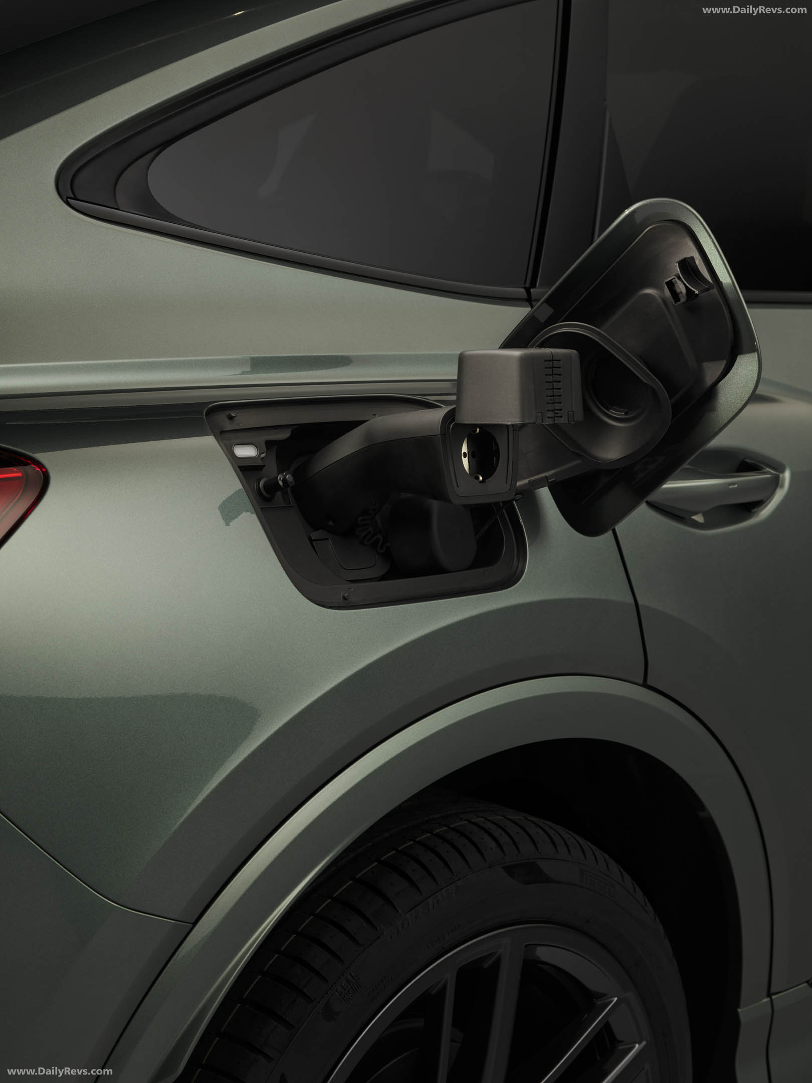 2027 Audi Q4 e-tron Sportback F4 Exterior