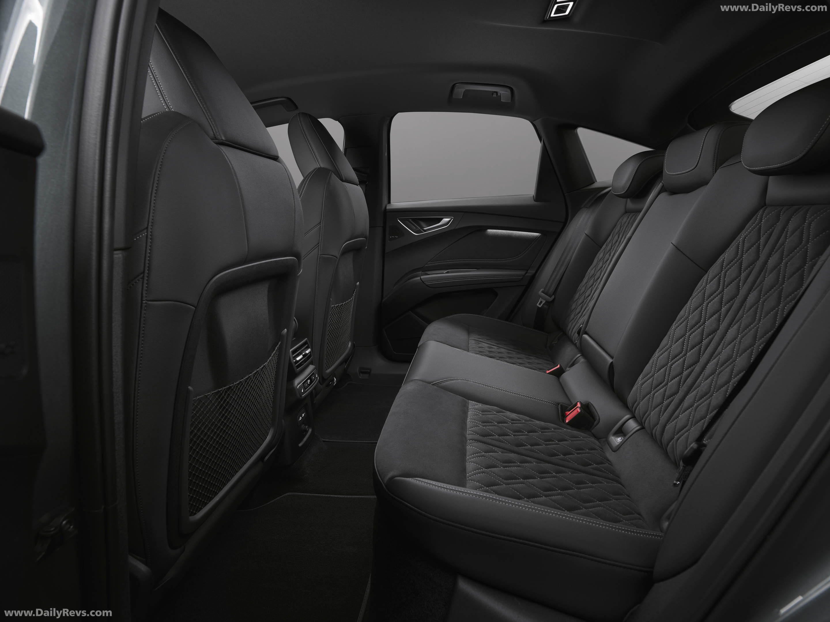 2027 Audi Q4 e-tron Sportback F4 Interior