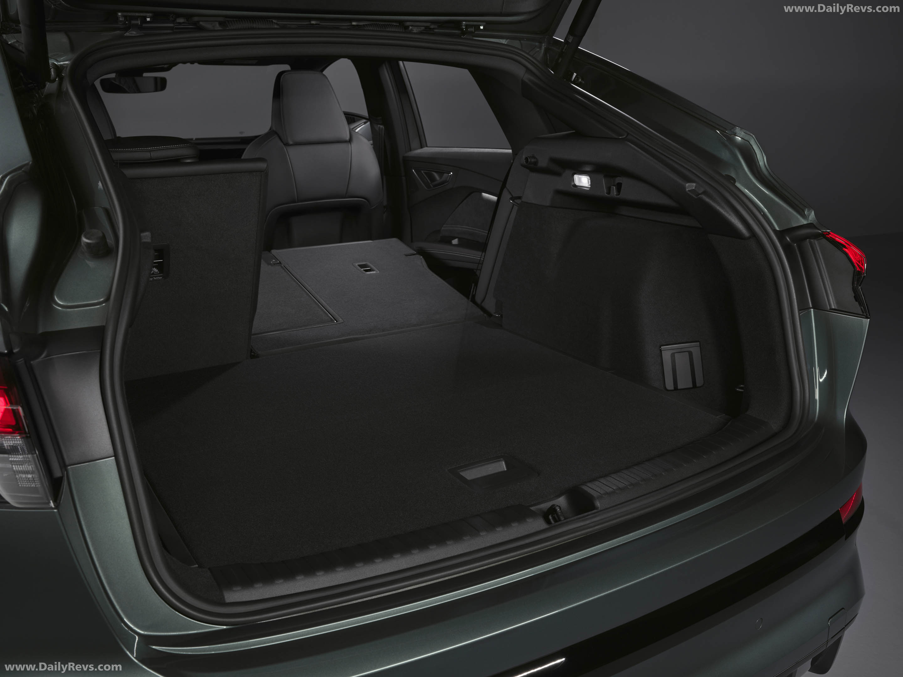 2027 Audi Q4 e-tron Sportback F4 Interior